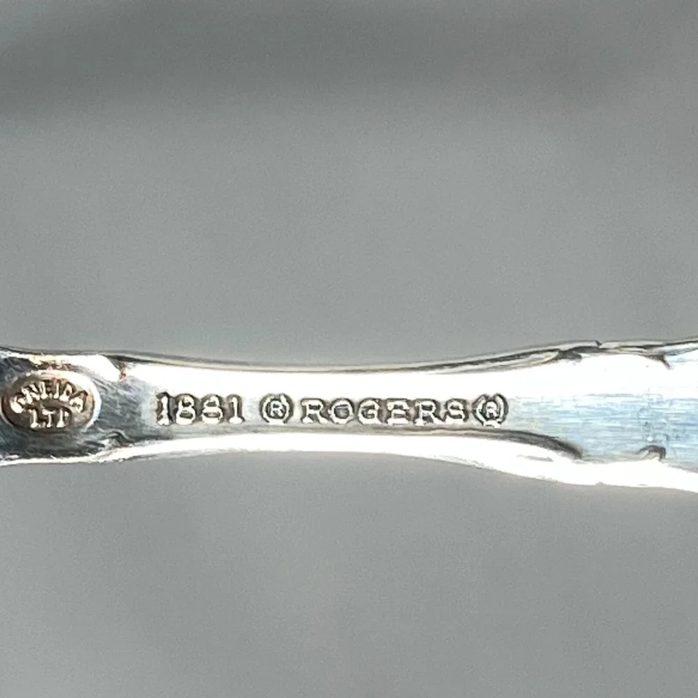 Rogers Bros 1847 Flair Teaspoon & Oneida LTD 1881 Flirtation 4 1/4